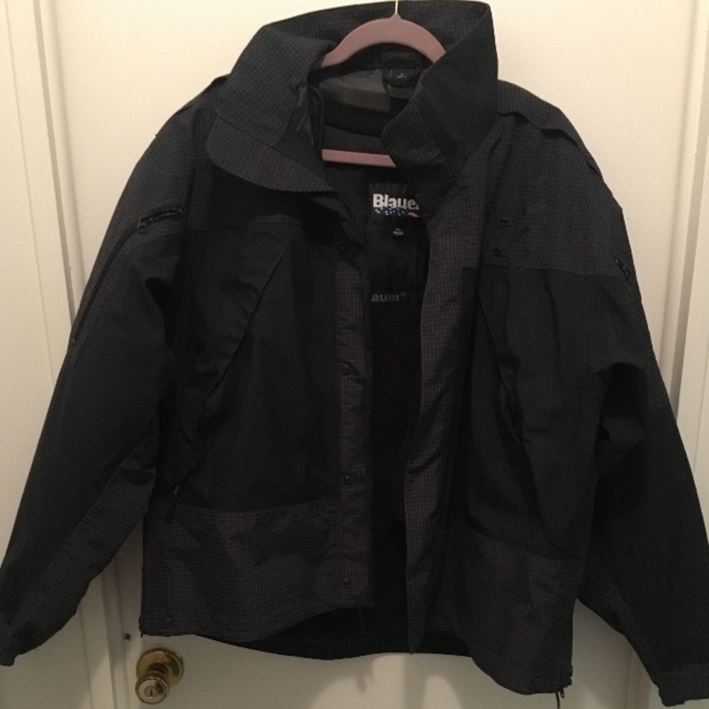 Jacket with zipper liner